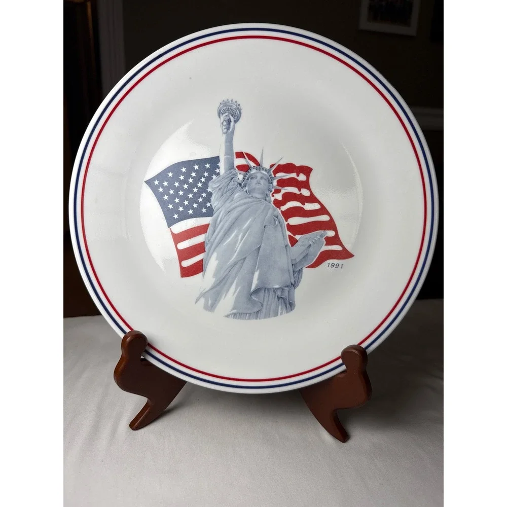 Corelle by Corning 1991 Statue of Liberty American Flag Dinner Plate 10.25 in